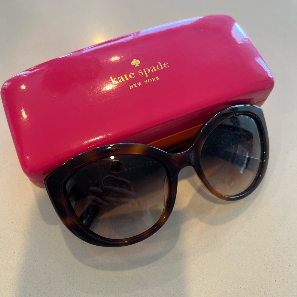 Kate Spade Sherrie Sunglasses with Pink Case & Cleaning Cloth